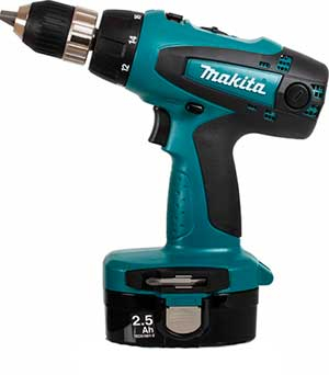 Дрель-шуруповерт аккумуляторная MAKITA 6347 DWDЕ в аренду в Мариуполе — «Стройка-Аренда»